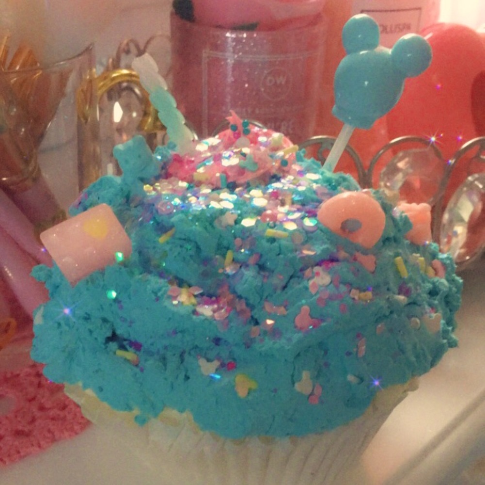 Mickey birthday photo prop cupcake